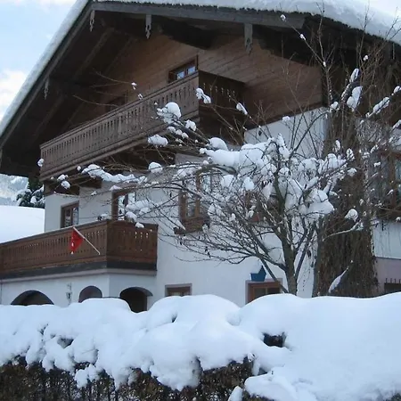 Haus Gebauer By Skinetworks